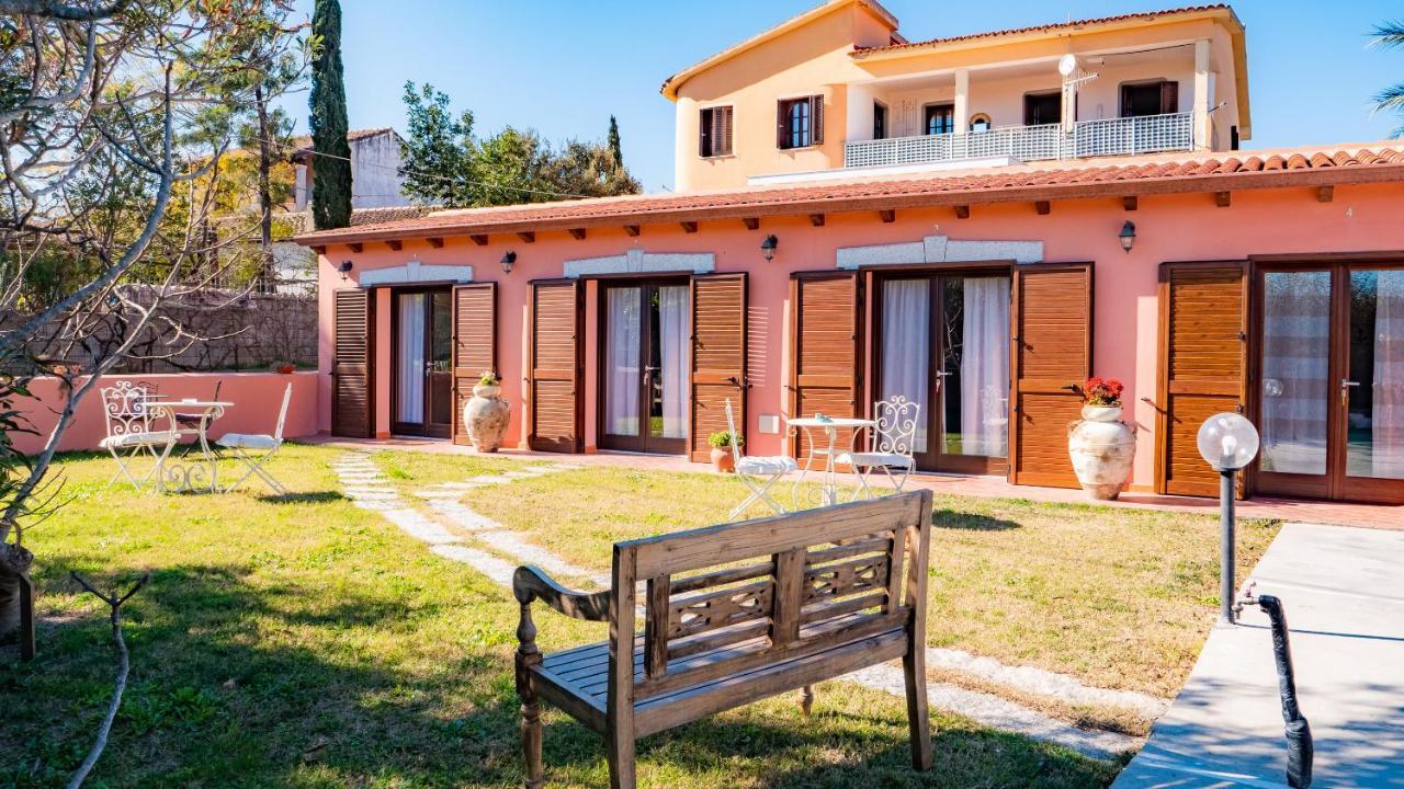 Quadrifoglio Affittacamere San Teodoro  Buitenkant foto