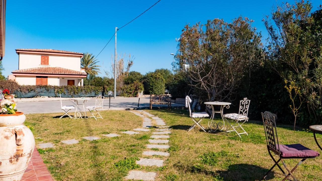 Quadrifoglio Affittacamere San Teodoro  Buitenkant foto