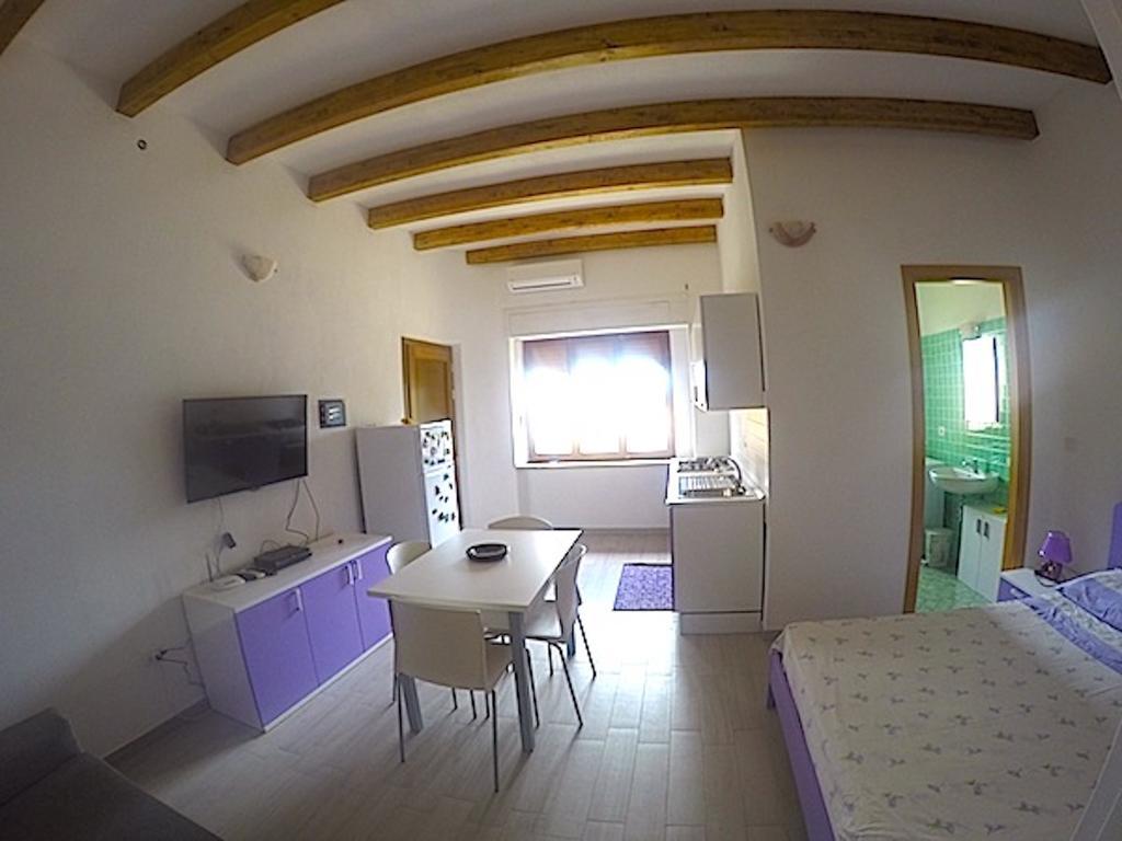 Quadrifoglio Affittacamere San Teodoro  Buitenkant foto